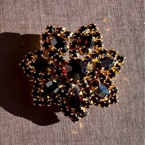 Carnelian & Gold Brooch